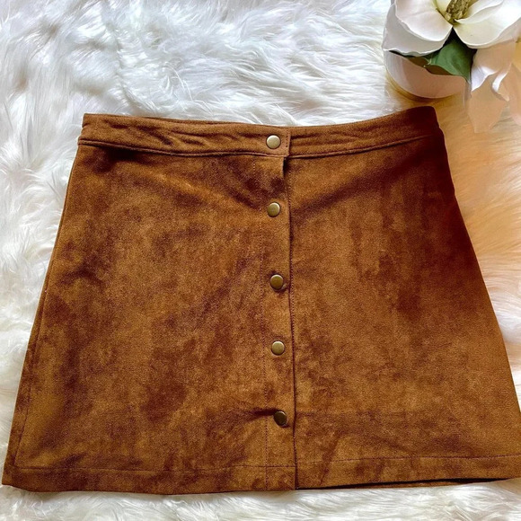 Maison Jules Dresses & Skirts - Maison Jules Button Up Mini Skirt size 4